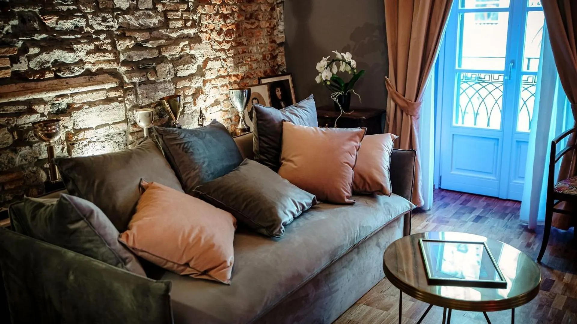 Vitrum - Como Luxury Suites 0*,  Italy
