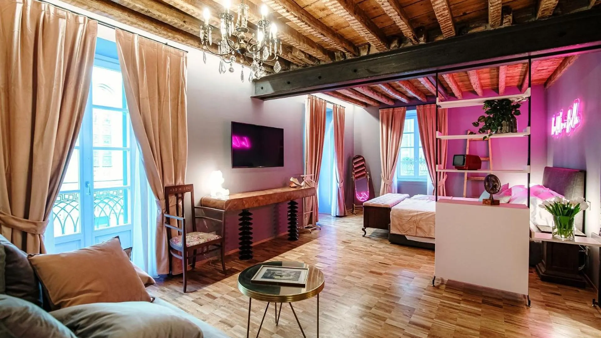 Vitrum - Como Luxury Suites location