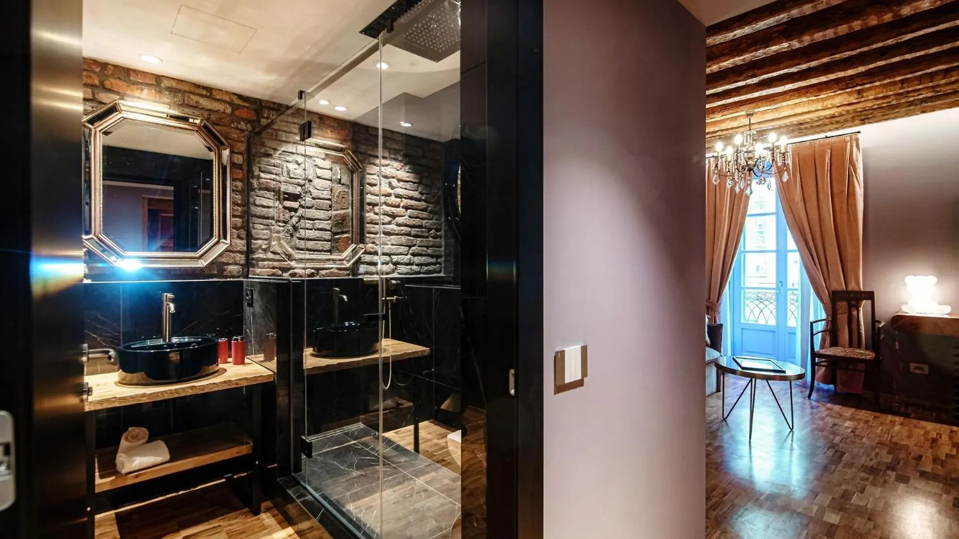 Vitrum - Como Luxury Suites Guest house