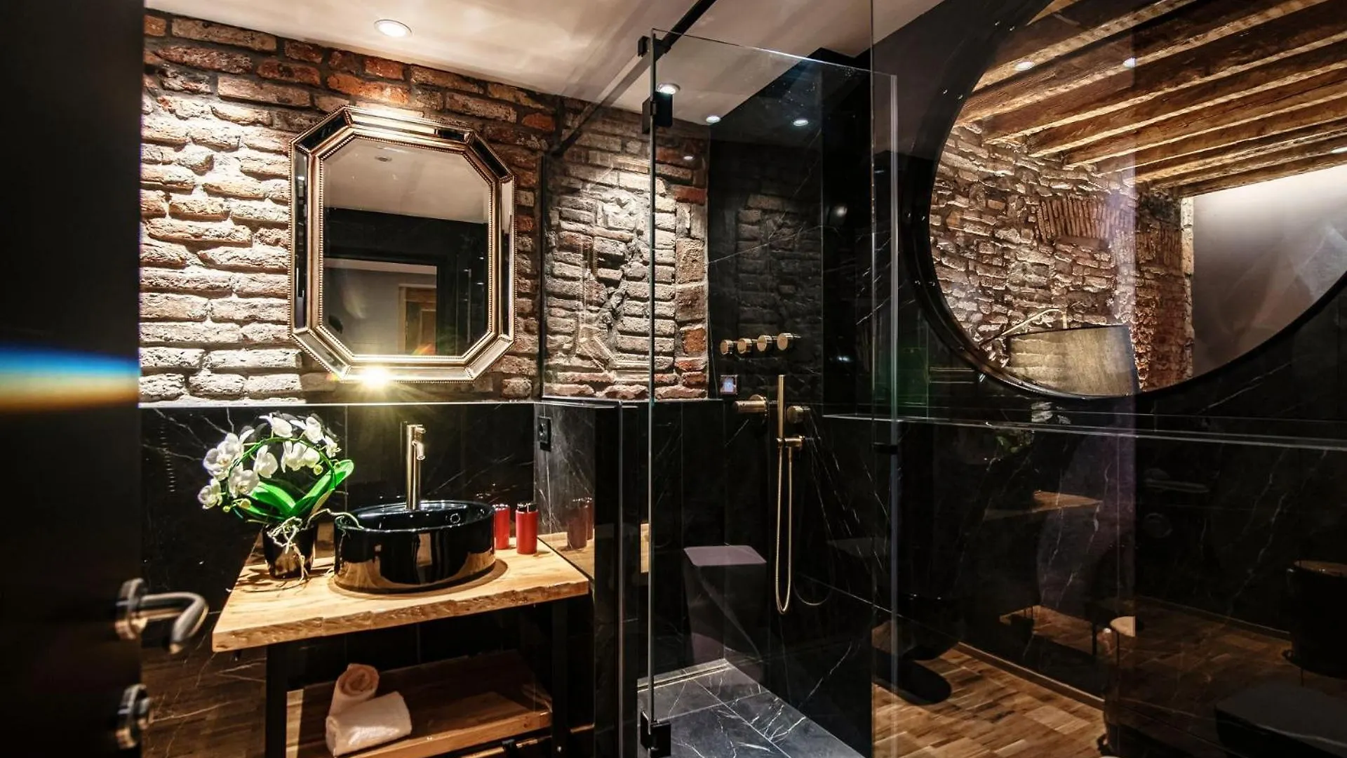 Vitrum - Como Luxury Suites Guest house