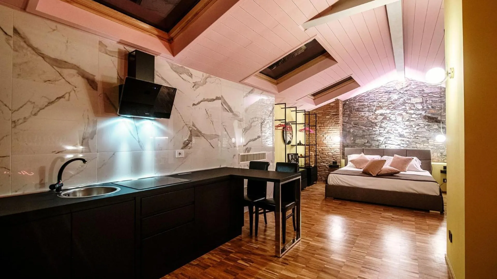 Vitrum - Como Luxury Suites Italy