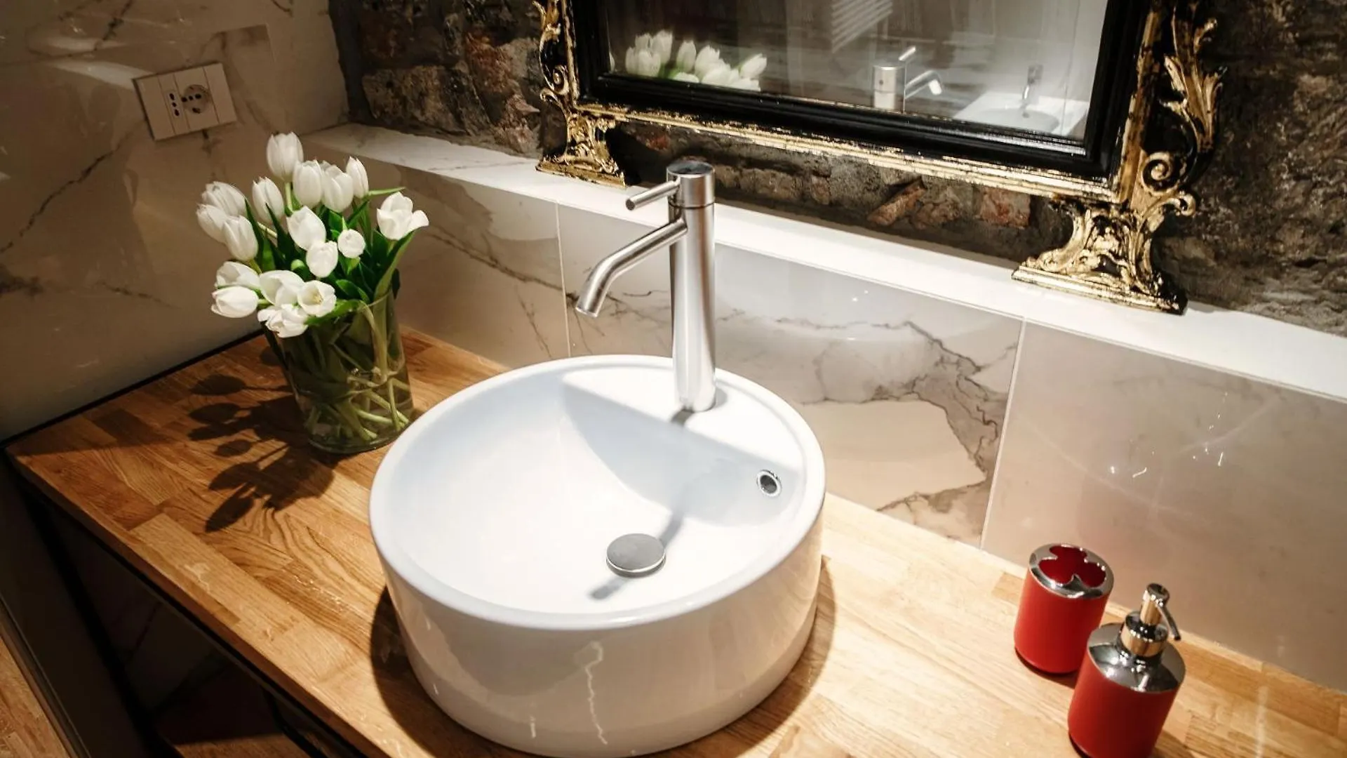 Vitrum - Como Luxury Suites 0*,