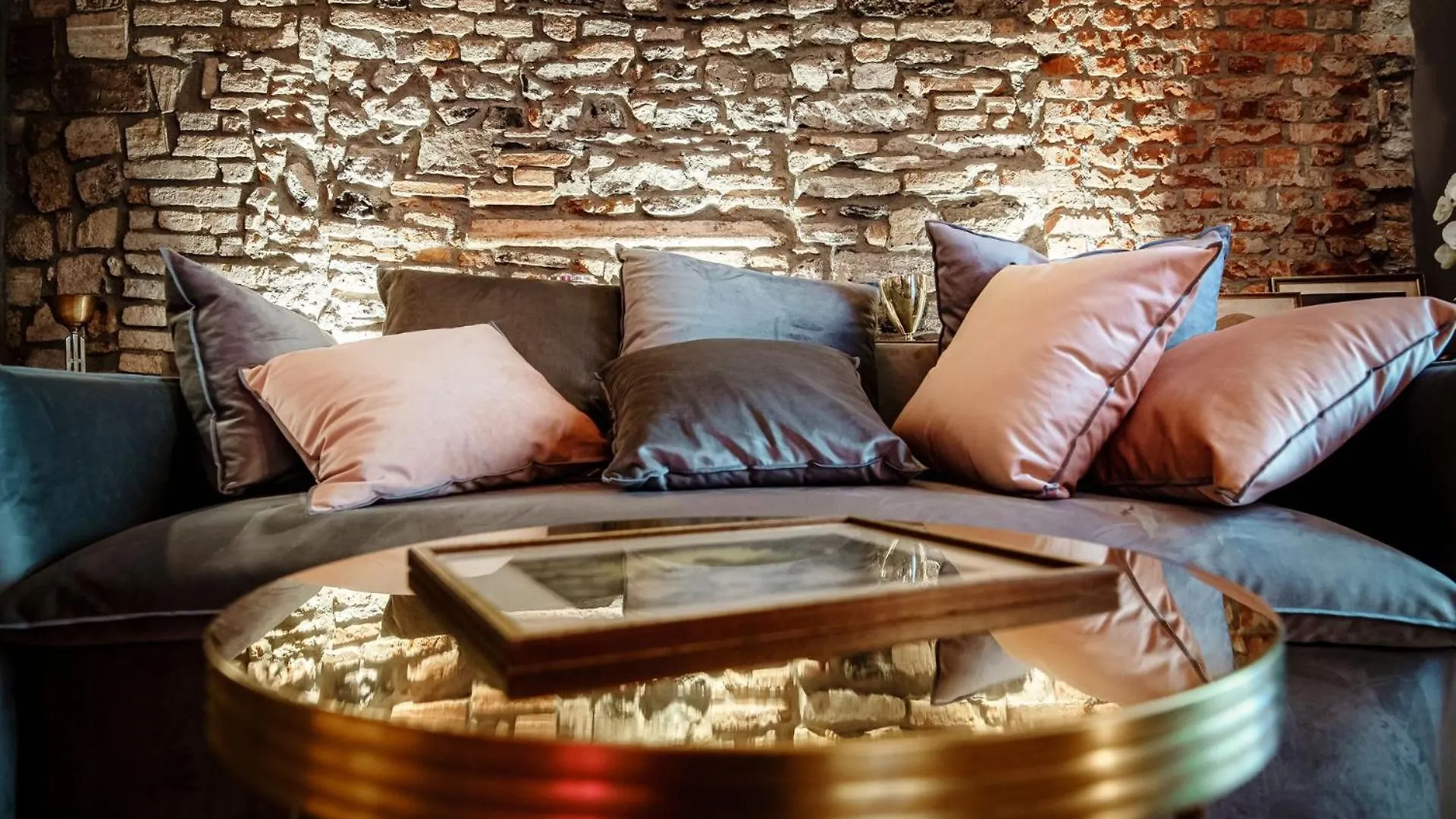 Vitrum - Como Luxury Suites Italy